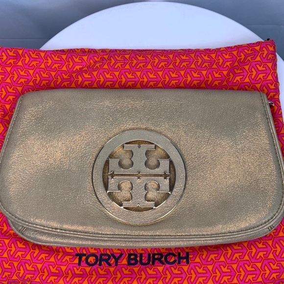 Tory Burch Handbags - LIKE NEW!! Shimmery Gold Tory Burch Purse/Clutch!